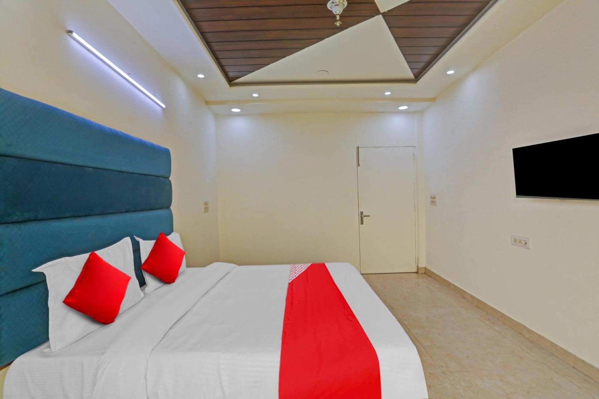 Hotel O Golden Key Inn Punjabi Bagh New Delhi Bagian luar foto