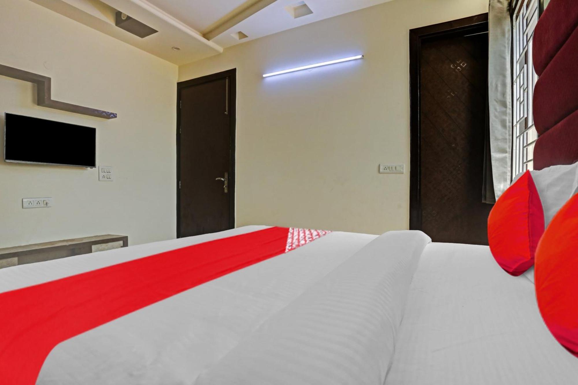 Hotel O Golden Key Inn Punjabi Bagh New Delhi Bagian luar foto