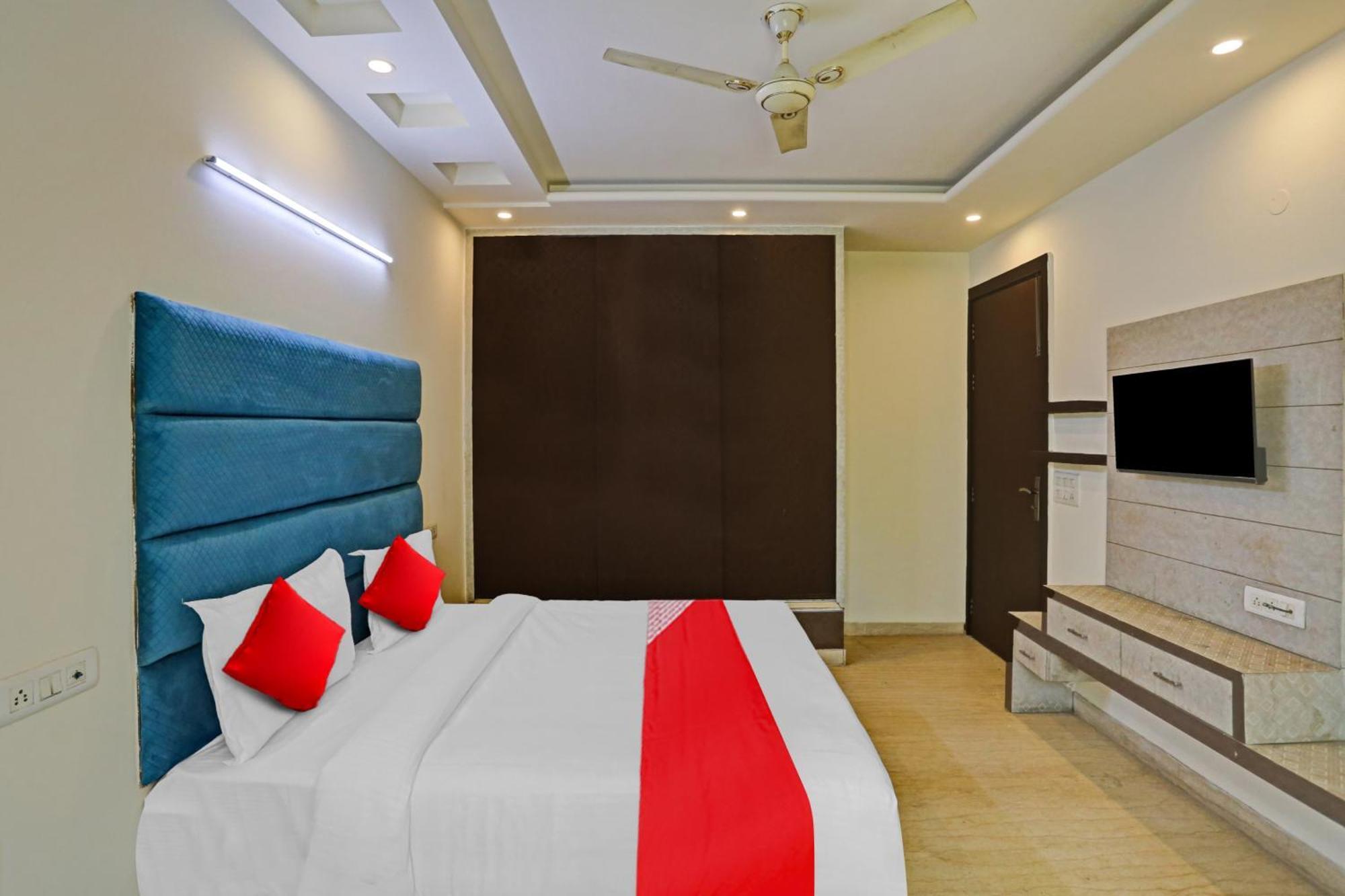 Hotel O Golden Key Inn Punjabi Bagh New Delhi Bagian luar foto
