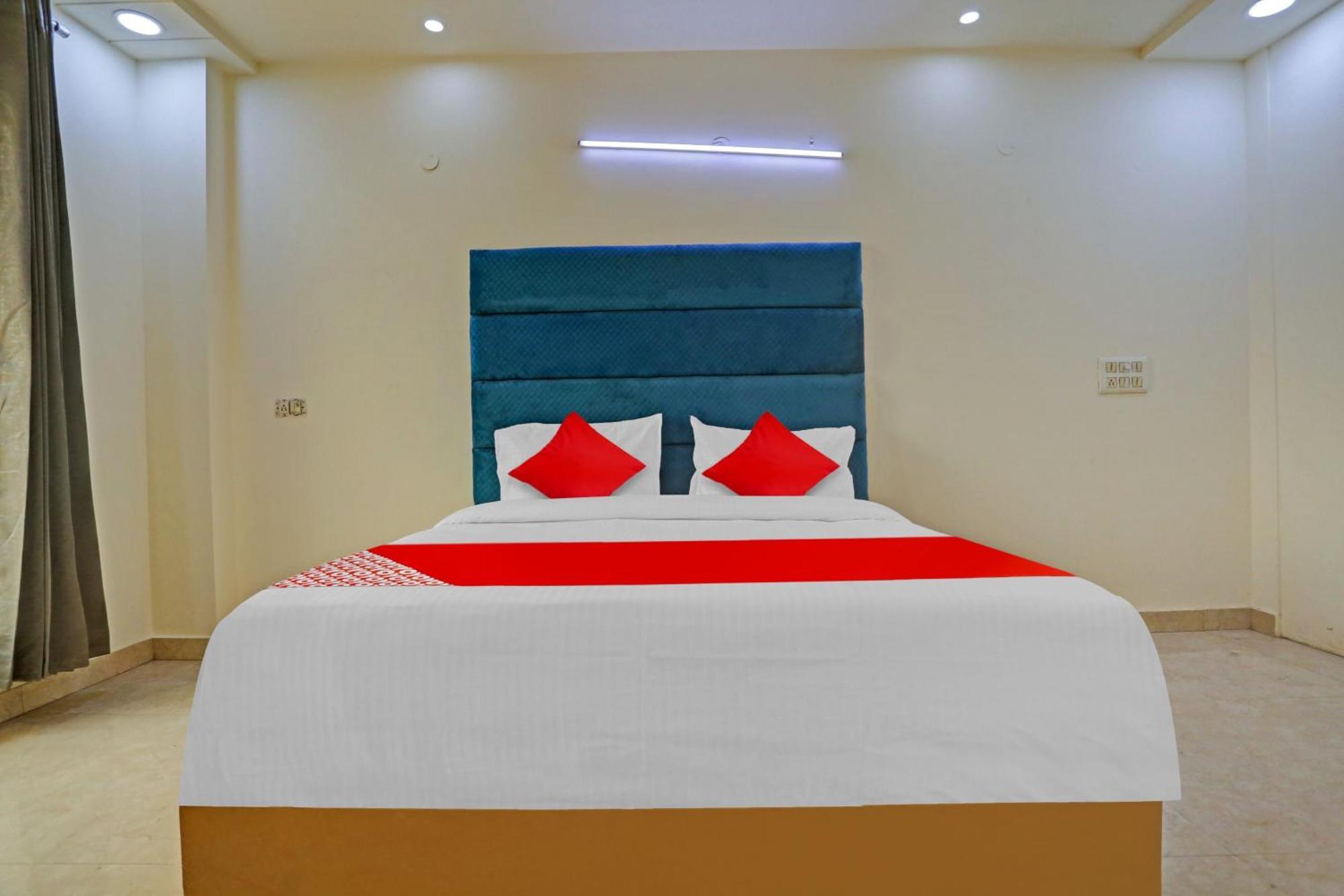 Hotel O Golden Key Inn Punjabi Bagh New Delhi Bagian luar foto