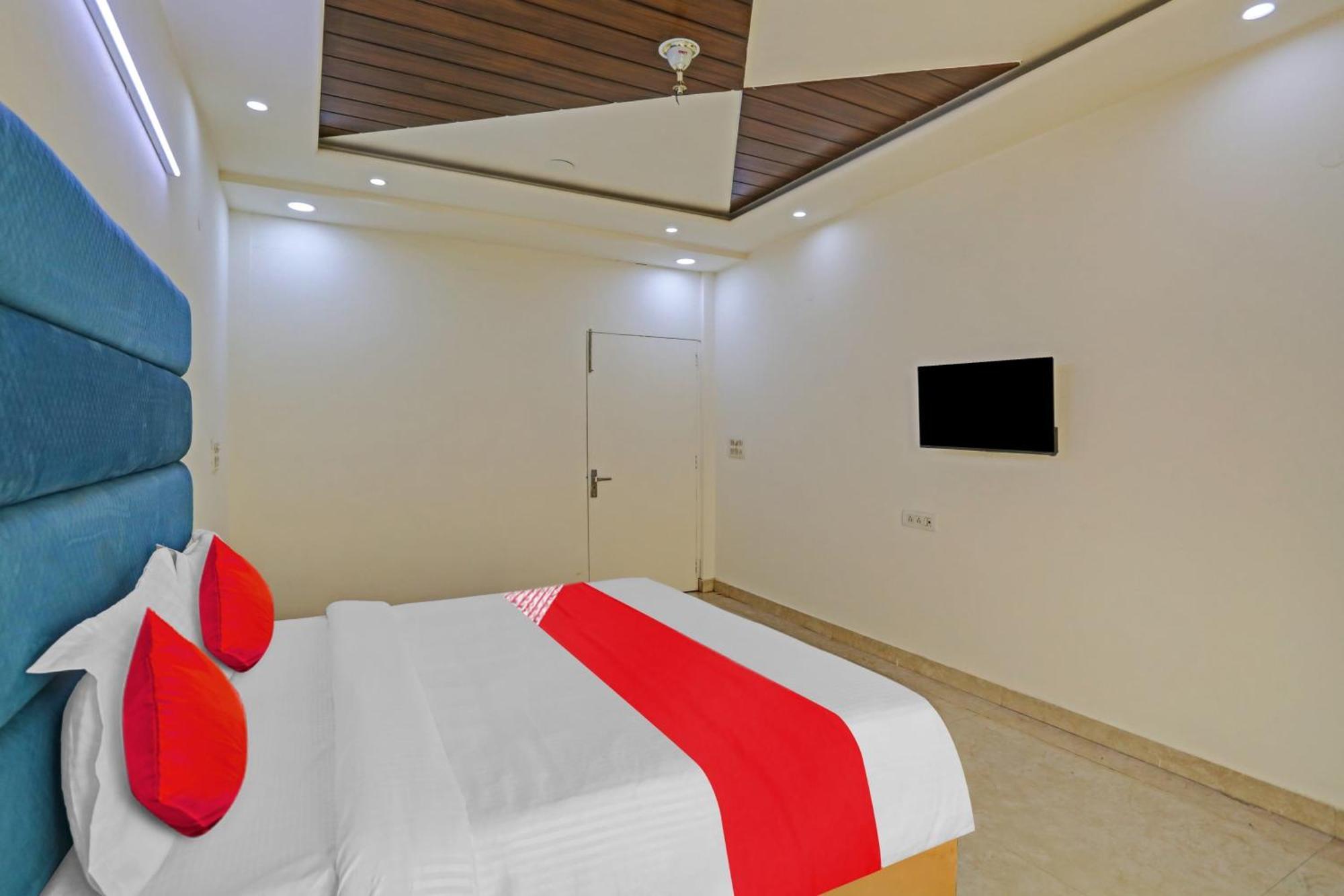 Hotel O Golden Key Inn Punjabi Bagh New Delhi Bagian luar foto